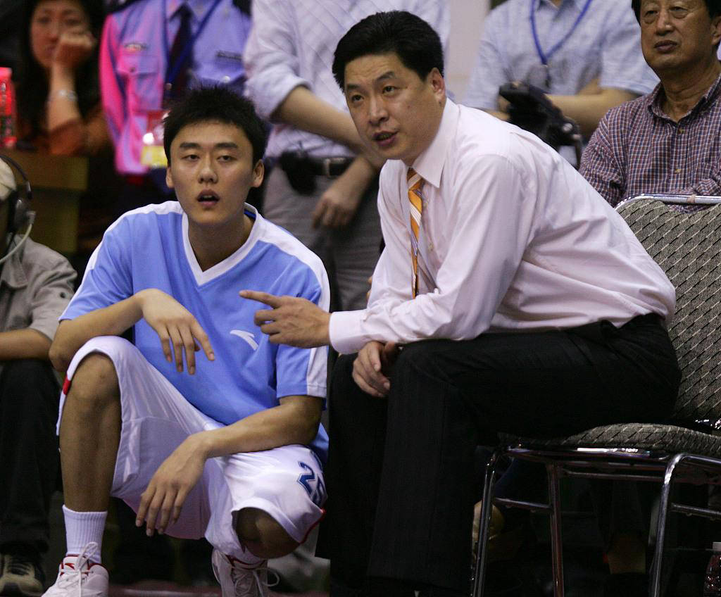 九游体育Doinb意外战胜SKT,反败为胜引爆全场!引发球迷热议(doinb比赛)